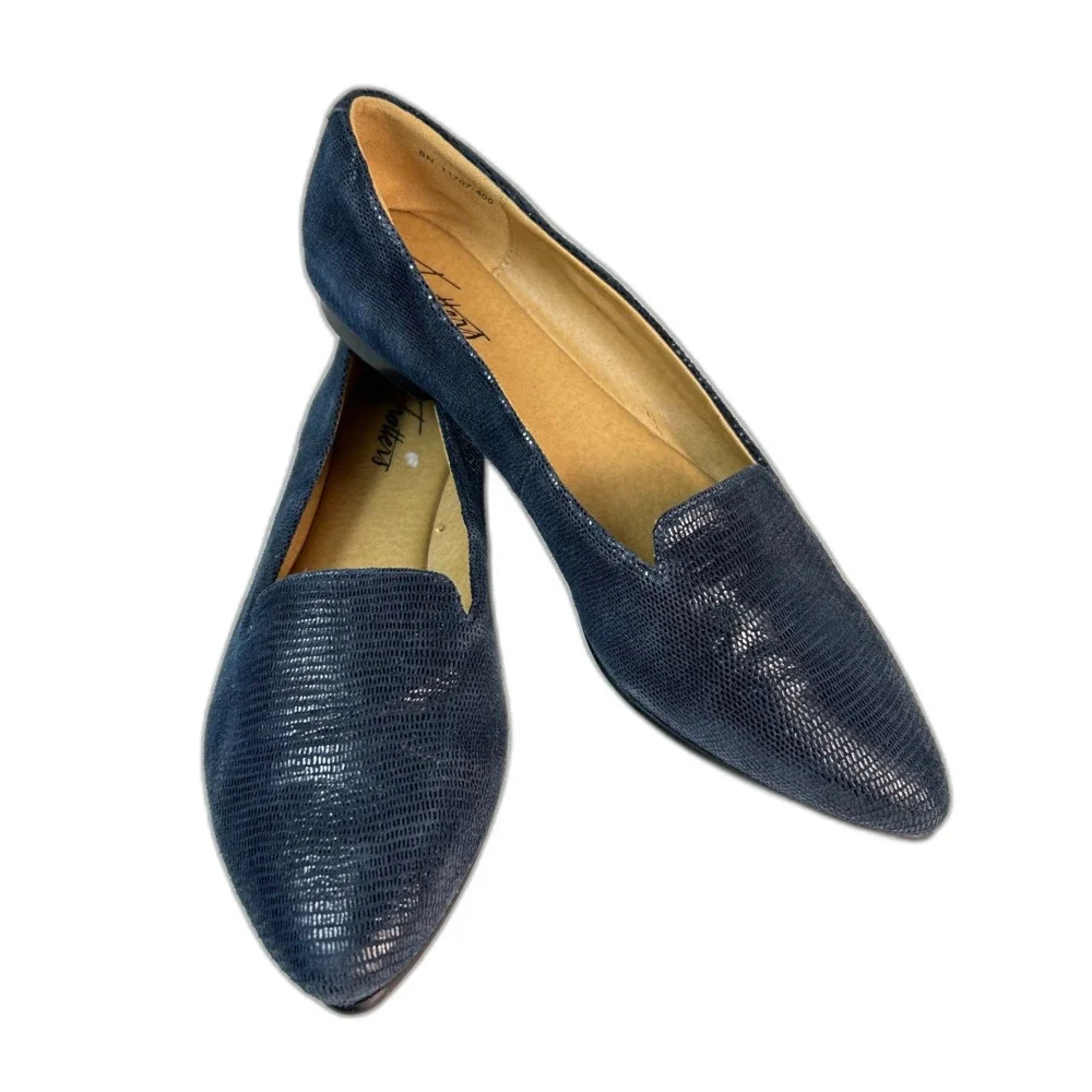 Trotters Women's Harlowe Navy Lizard Embossed Leather Flat Slip-on Size 8N